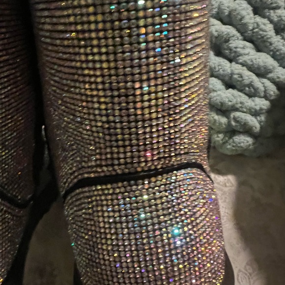 Never worn, ended up being too small in excellent condition - Picture 7 of 9